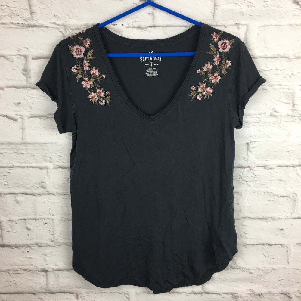 American Eagle soft & sexy embroidered floral D11